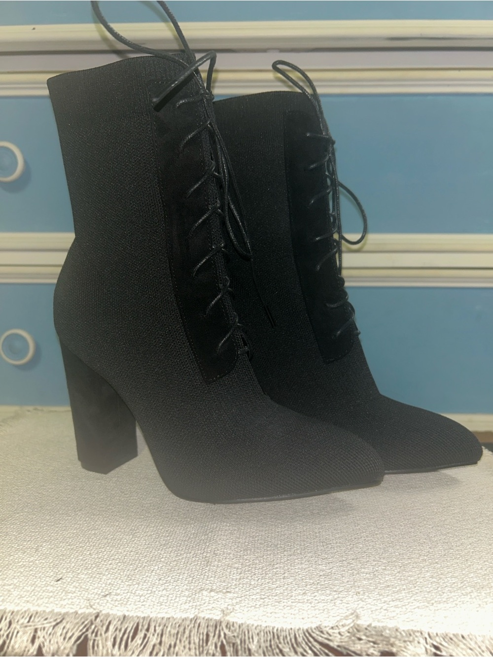Coucoo Women's Black Lace-Up Chunky Heel Ankle Boots